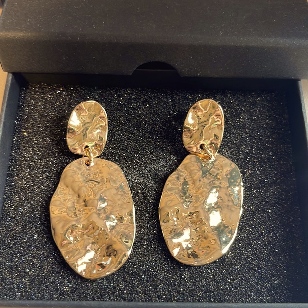 Chunky gold earrings